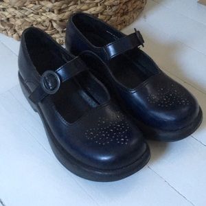 Vintage navy blue Mary Jane Dansko